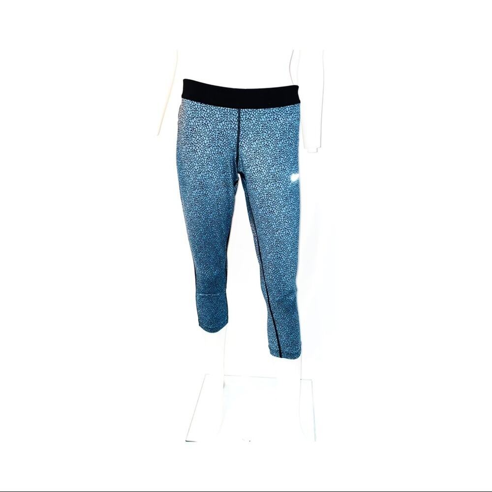 Nike dry fit gray pebbled cropped leggings mid rise size medium activewear